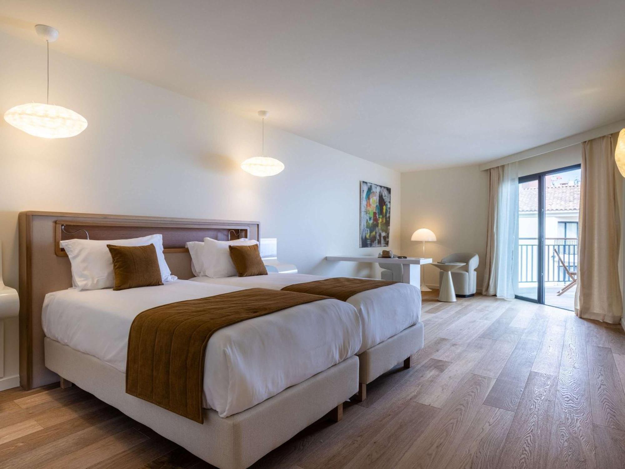 Hotel Et Kasano - Handwritten Collection